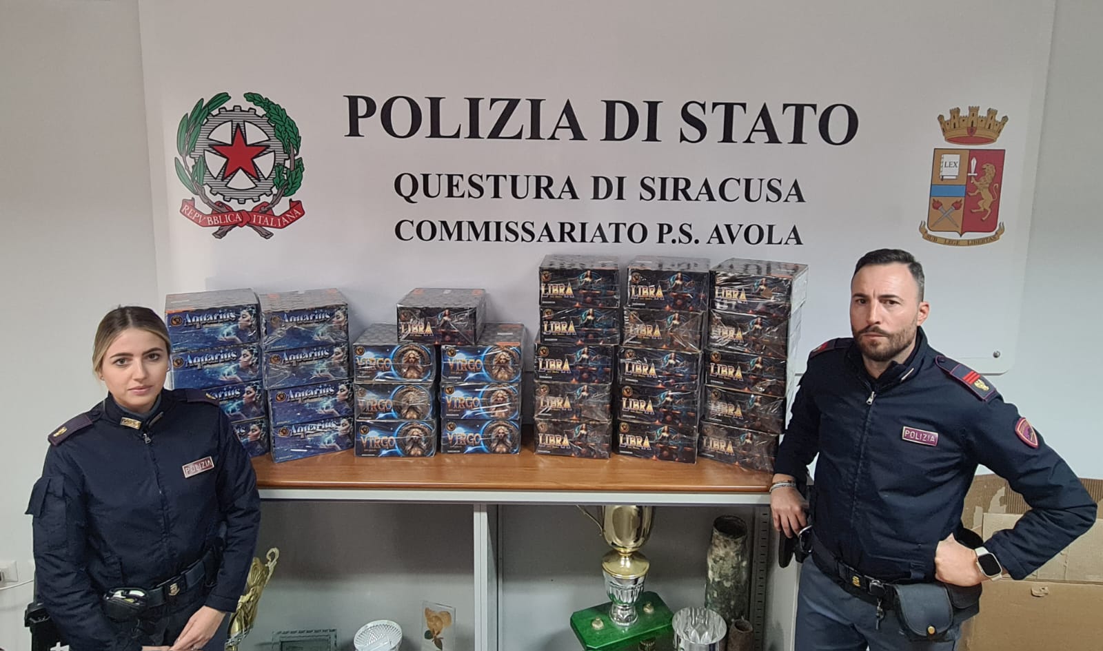 polizia sequestro giochi pirici.jpg
